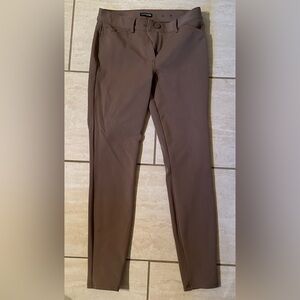NWOT Express pants. Size 4. Color brown/tan